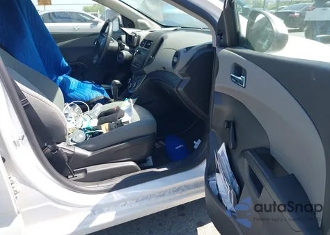 2014 Chevrolet Sonic Ls Auto z USA, uszkodzony, nr VIN 1G1JA6SH5E4128203